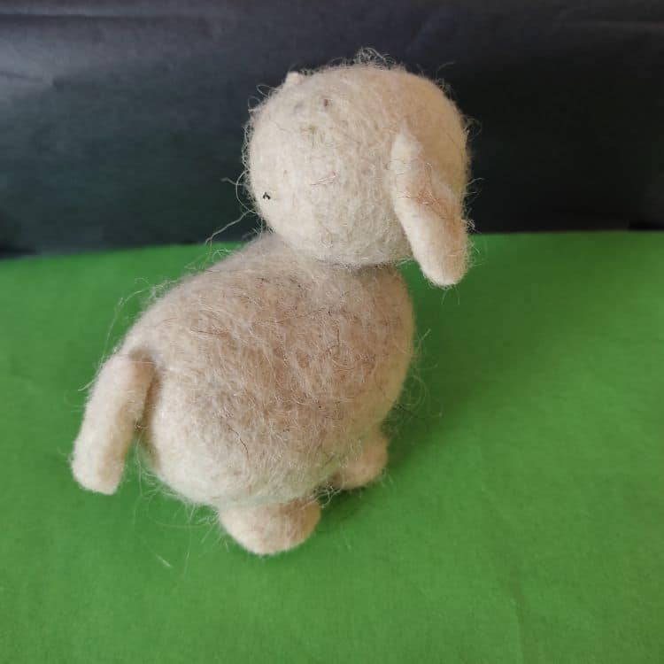 mouton décoratif en feutre de laine